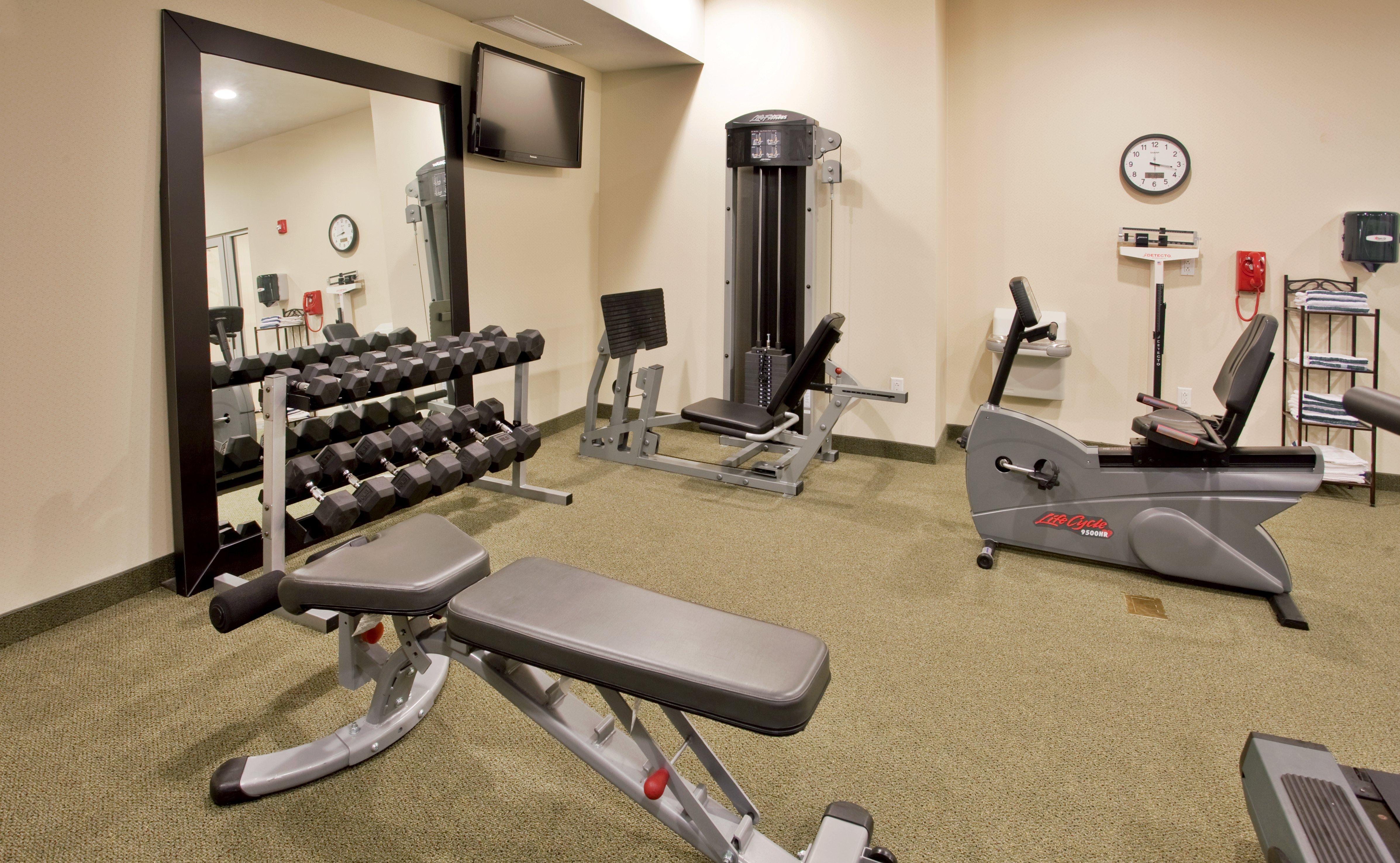 Holiday Inn Express & Suites North Topeka Bagian luar foto