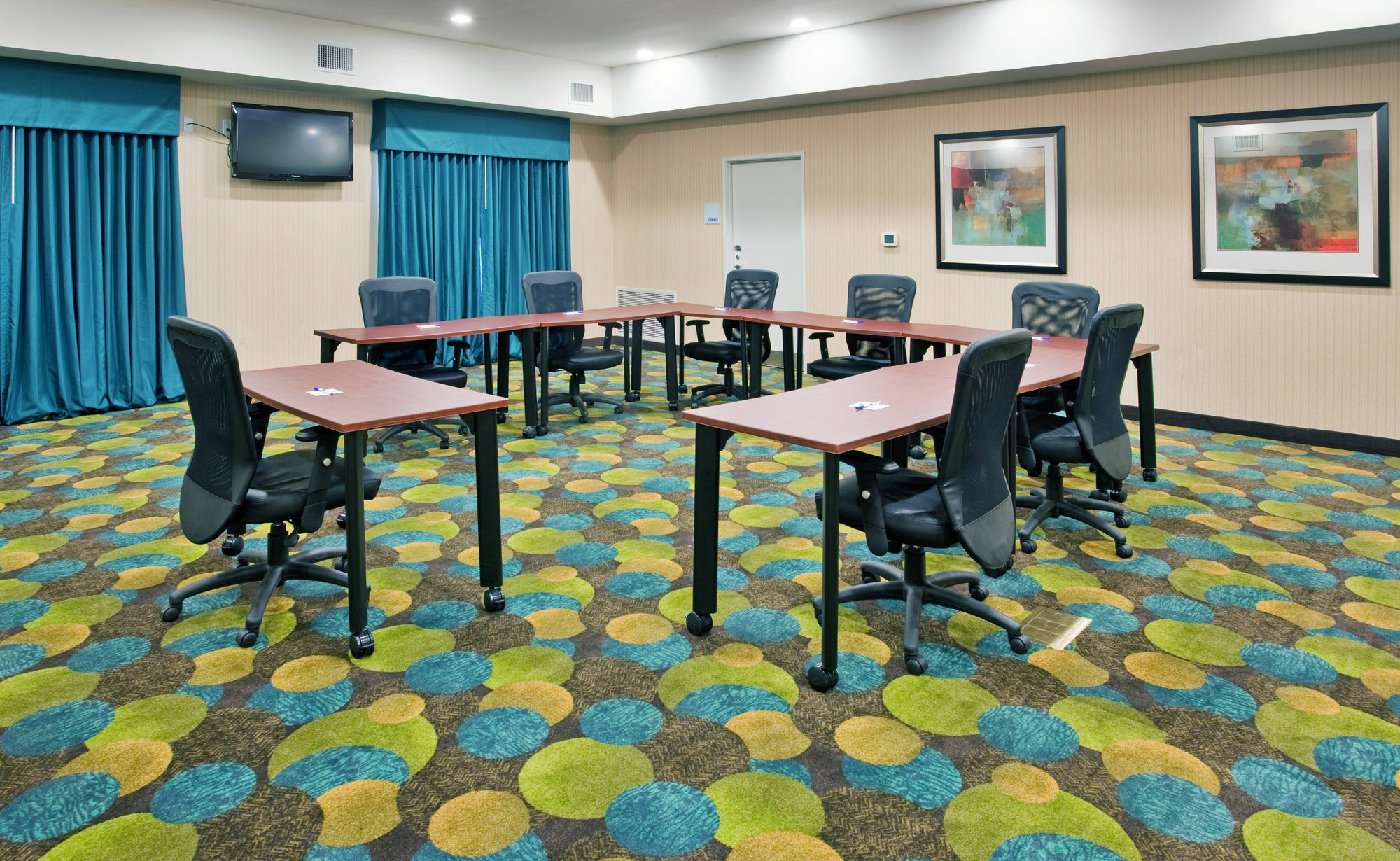 Holiday Inn Express & Suites North Topeka Bagian luar foto